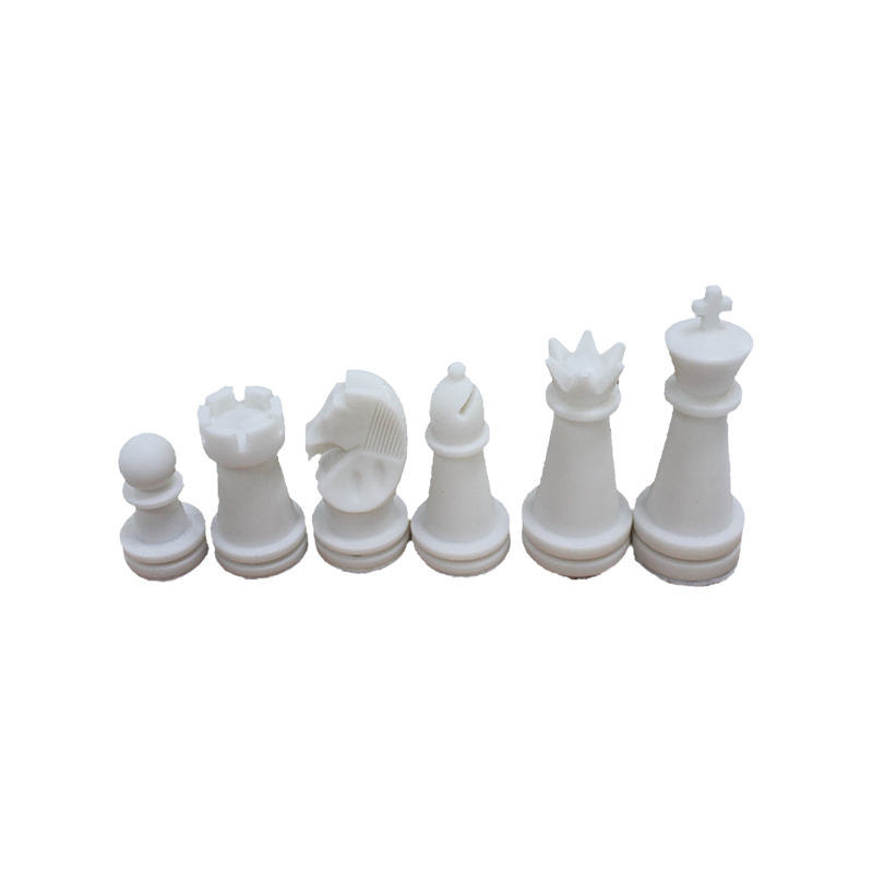 Pièces d'échecs Staunton classiques en bois blanc
