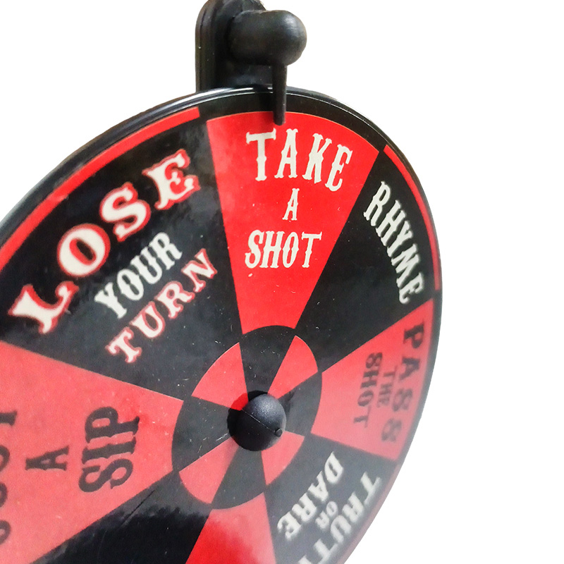 Jeu de roulette sur la table des vins