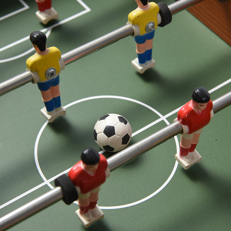 Mini baby-foot en bois