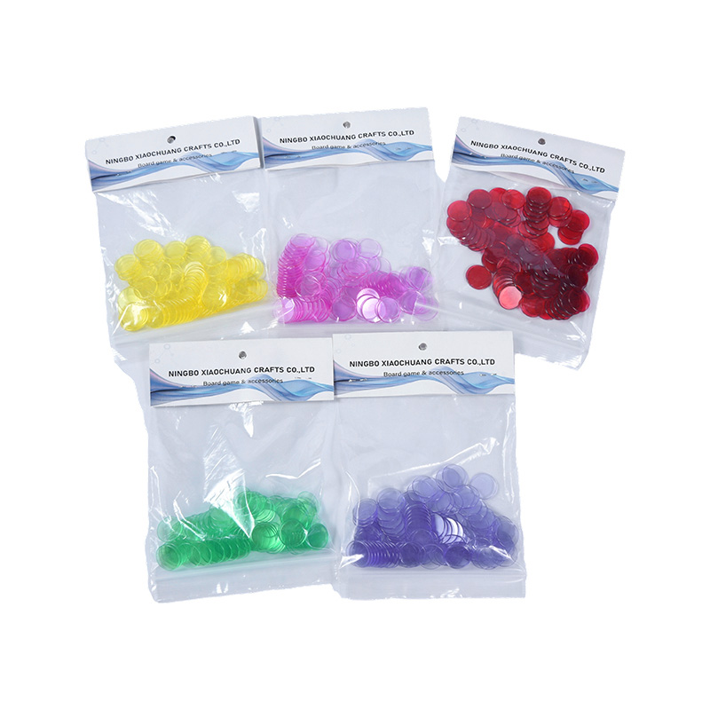 Jeu de jetons de bingo translucides de couleurs assorties