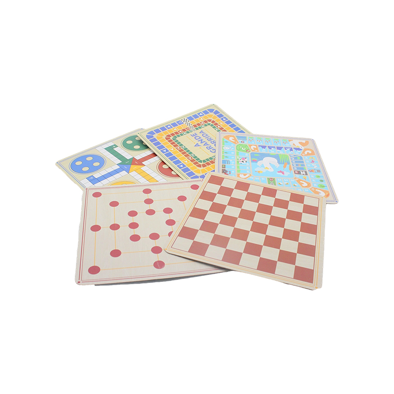 Collection de jeux de société classiques dans un coffret cadeau 100-en-1