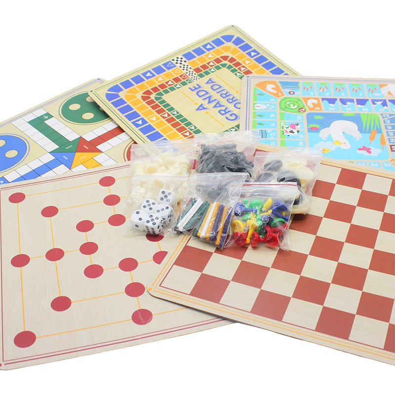 Collection de jeux de société classiques dans un coffret cadeau 100-en-1