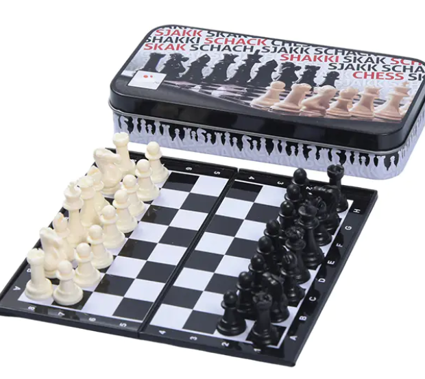 Comment un jeu d'échecs en mini boîte en fer blanc peut-il améliorer vos compétences aux échecs de 30 % en 2026 ?