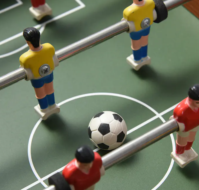 Comment les jeux de baby-foot améliorent la constitution d’équipes et la productivité sur le lieu de travail ?